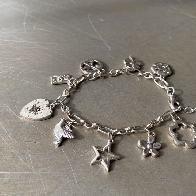 Vintage 80s-90s USA retro lucky charm silver tone bracelet | iichi