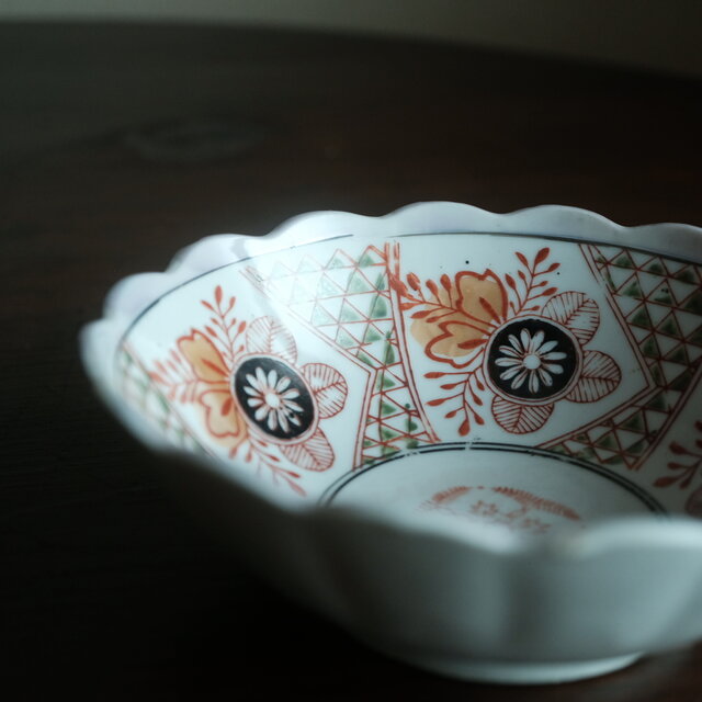 花とリーフ◇時代物波縁印判鉢 骨董・antiques アンティーク和食器 古 花とリーフ◇時代物波縁印判鉢 骨董・antiques アンティーク和食器 古