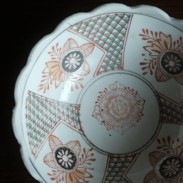 花とリーフ◇時代物波縁印判鉢 骨董・antiques アンティーク和食器 古