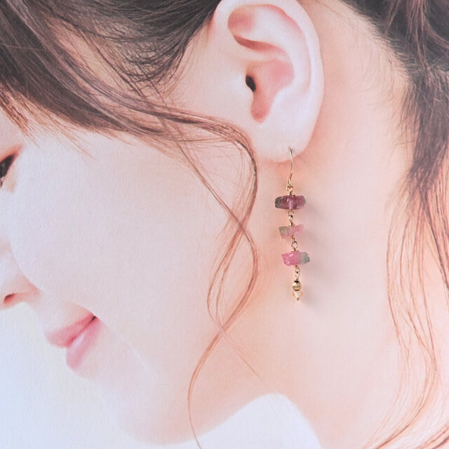 原石トルマリンのミドルレングスピアスA・イヤリング変更可・14kgf