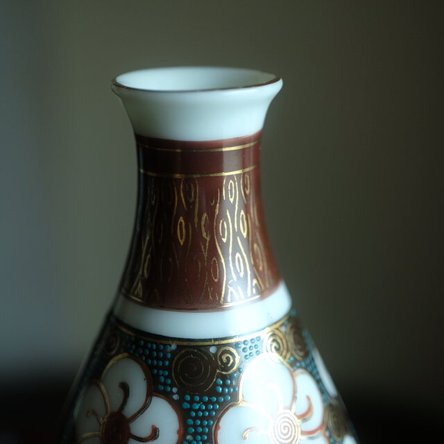​【大型28cm】口染付 鉄絵 徳利 渦巻文様 骨董 酒器 民藝 一輪挿し 花瓶 花と渦◇九谷焼 花文青粒金彩徳利 酒器 工芸品 骨董 古美術 インテリア