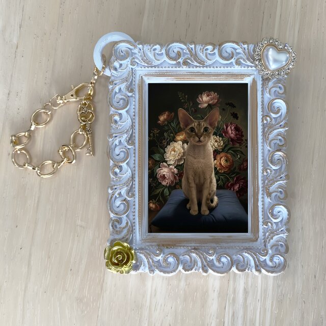 猫（デボンレックス）バッグチャーム 花の油絵風アート ホワイト額縁