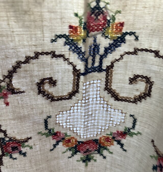 薔薇の蔓 クロスステッチ刺繍 テーブルセンター ドイツヴィンテージ