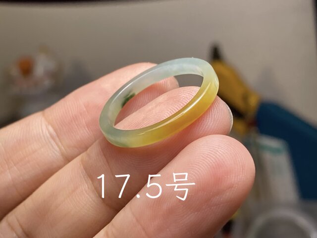 L19-38 氷糯種 黄翡翠 17.5号 グアテマラ産 A貨 本翡翠 くりぬき