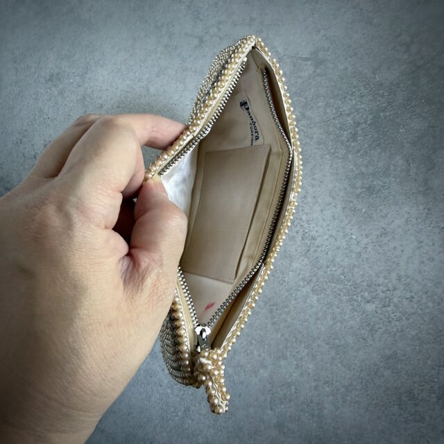 ビーズ織りパーティーバッグと銀？のバラと金？のネックレス 355 ヴィンテージ 夜にひらく銀の翅 − PANDORA ビーズバッグ | iichi