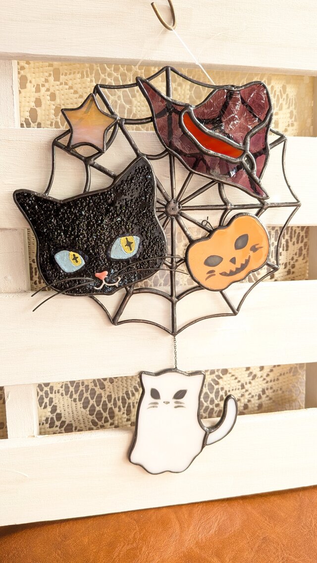 猫たちのハロウィンのステンドグラス | iichi 日々の暮らしを心地よく