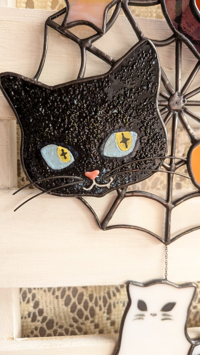 猫たちのハロウィンのステンドグラス | iichi 日々の暮らしを心地よく
