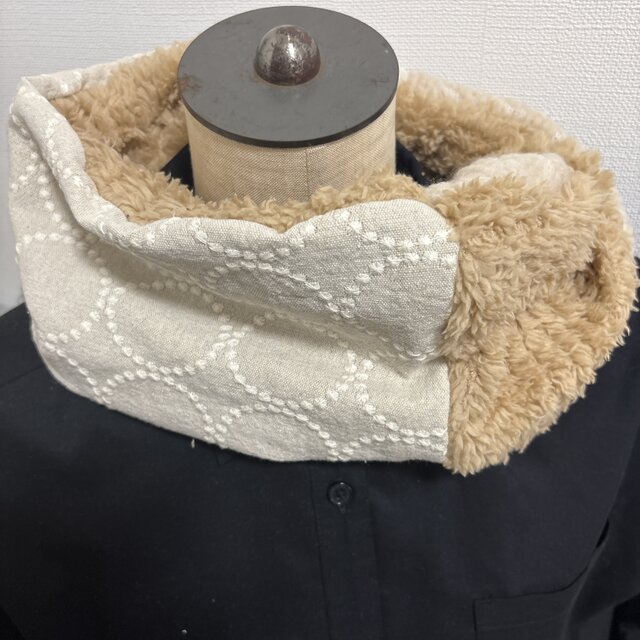 ハンドメイド☆ネックウォーマー北欧リネン生成りタンバリン刺繍