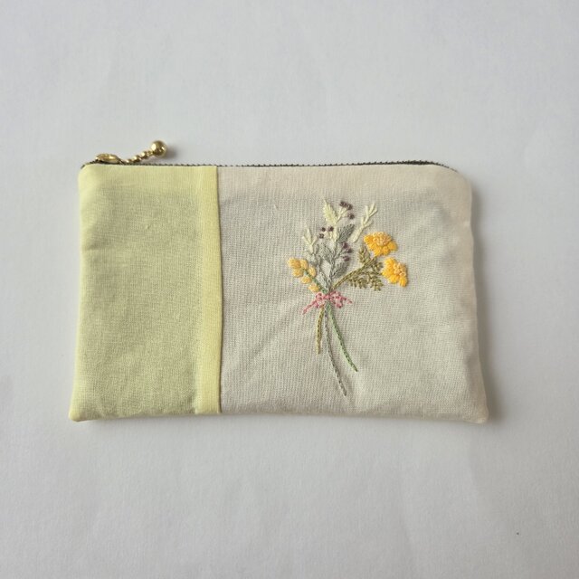 パッチワーク風／花刺繍ファスナーポーチ | iichi 日々の暮らしを