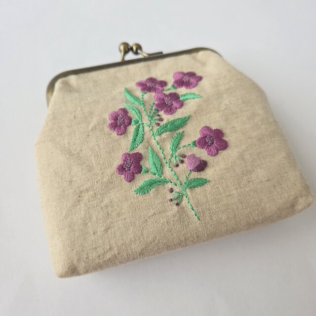 紫》花刺繍がま口ポーチ | iichi 日々の暮らしを心地よくする