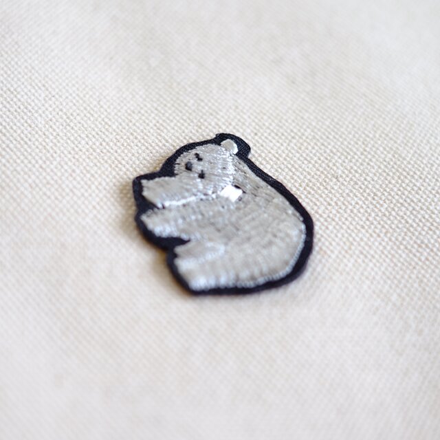 刺繍ワッペン/くま | iichi 日々の暮らしを心地よくするハンドメイドや