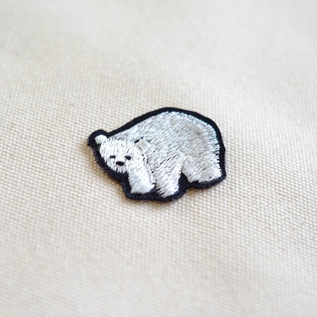 刺繍ワッペン/くま | iichi 日々の暮らしを心地よくするハンドメイドや