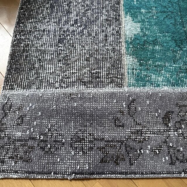 54×87深みあるグリーン×チャコールグレイ トルコヴィンテージラグ