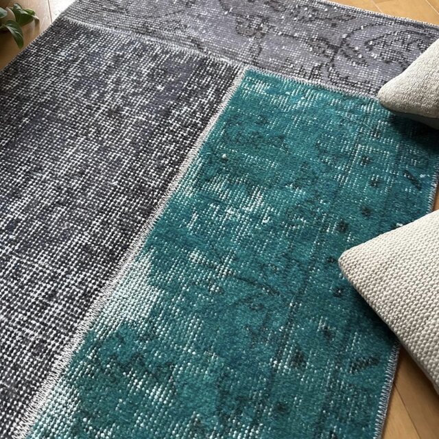 54×87深みあるグリーン×チャコールグレイ トルコヴィンテージラグ