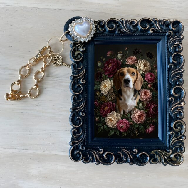 犬（ビーグル）バッグチャーム 花の油絵風アート ブラック額縁 | iichi
