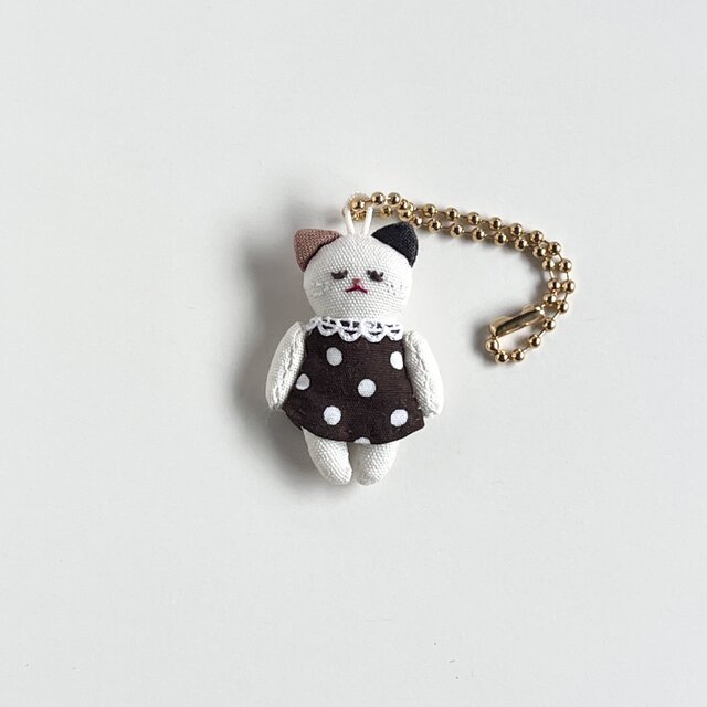 子猫 バッグチャーム | iichi 日々の暮らしを心地よくするハンドメイド
