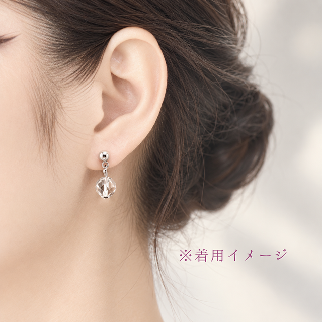ラス1 8mm 光の結晶 クォーツ/白水晶 天然石ピアス - ブリリアント M