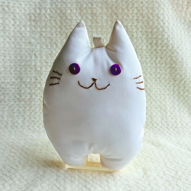 ハンドメイド お月見タマゴふにゃ〜た 黄色チェック ねこのぬいぐるみ