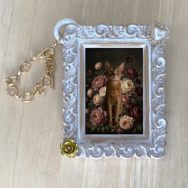 猫（アビシニアン）バッグチャーム 花の油絵風アート ホワイト額縁