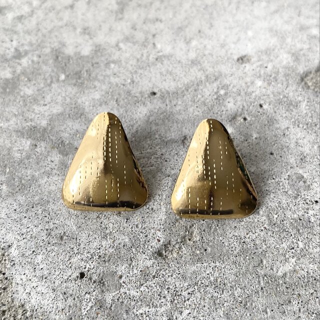 Vintage 80s-90s USA retro gold tone triangle pierce | iichi 日々の