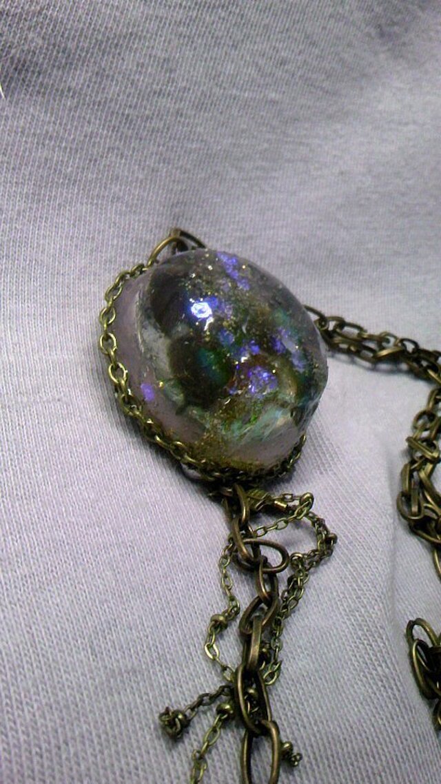 蝶のペンダント