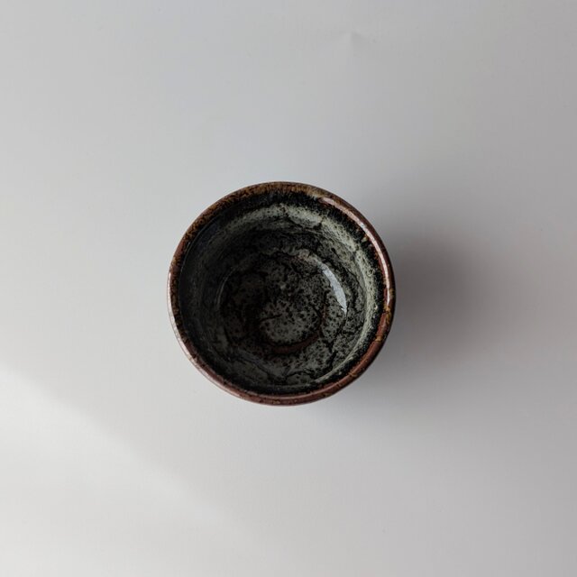 白海鼠釉ぐい呑み 手仕事 民藝 和 陶器 | iichi 日々の暮らしを