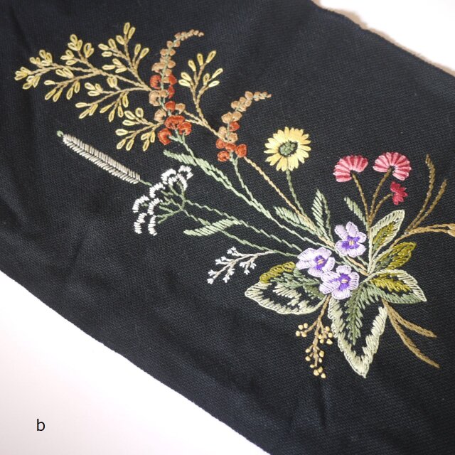 刺繍タペストリー 野花の手刺繍 ドイツヴィンテージ ハンドメイド