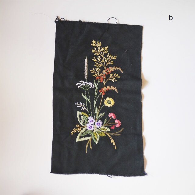 刺繍タペストリー 野花の手刺繍 ドイツヴィンテージ ハンドメイド