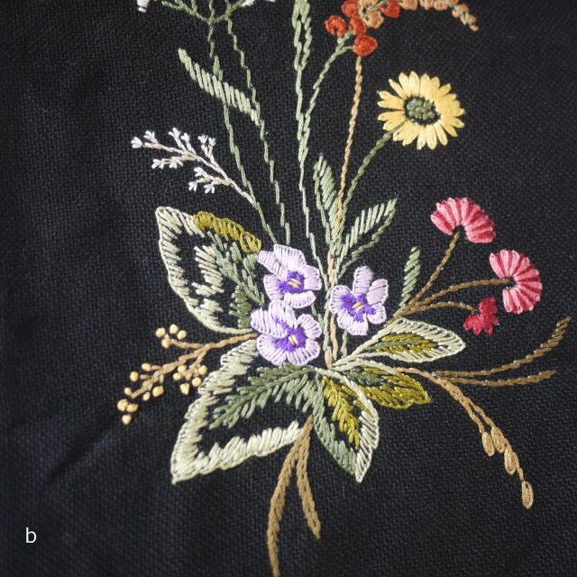 刺繍タペストリー 野花の手刺繍 ドイツヴィンテージ ハンドメイド