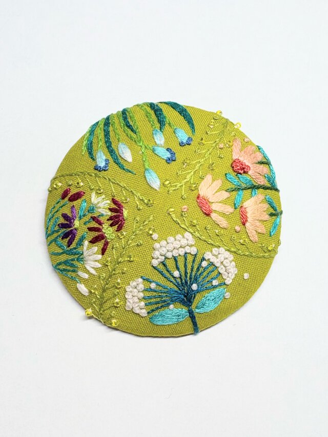 草花の刺繍ブローチPremium(botanical）#536 | iichi 日々の暮らしを