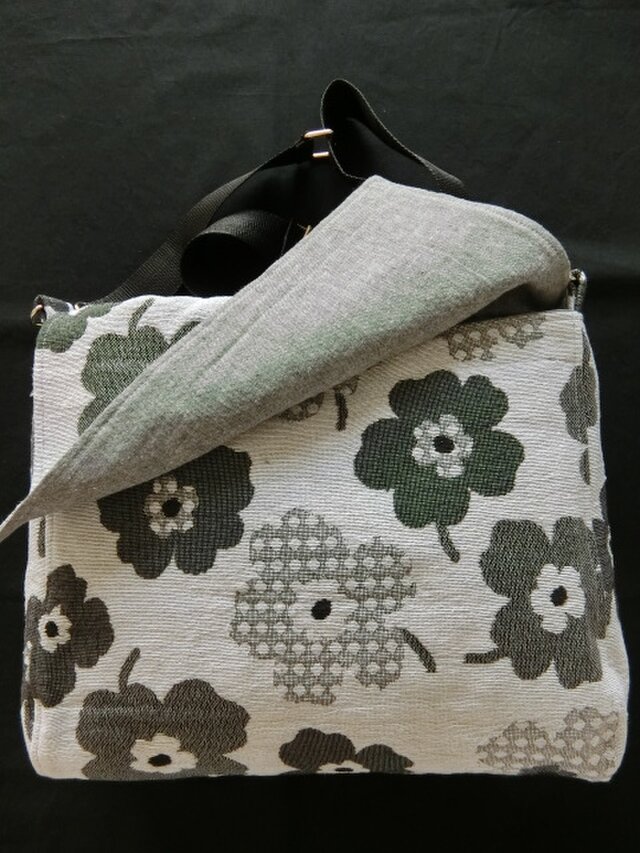ハンドメイド グレー系 ゴブラン織り ショルダーバッグ 花柄 | iichi