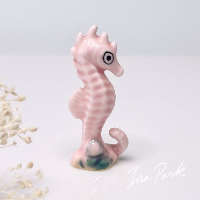メイフリュイコ ピンクのタツノオトシゴのヴィンテージフェーブ