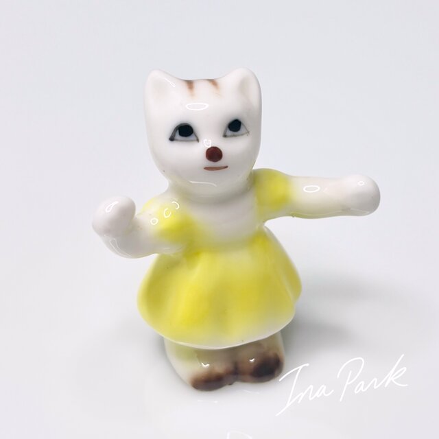メイフリュイコ 黄色い服の猫ちゃん ヴィンテージフェーブ フランス製