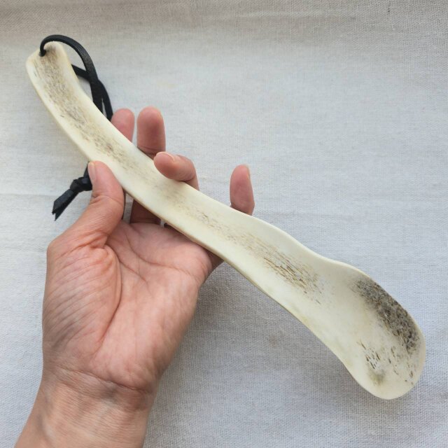 鹿の角の靴べら | iichi 日々の暮らしを心地よくするハンドメイドや