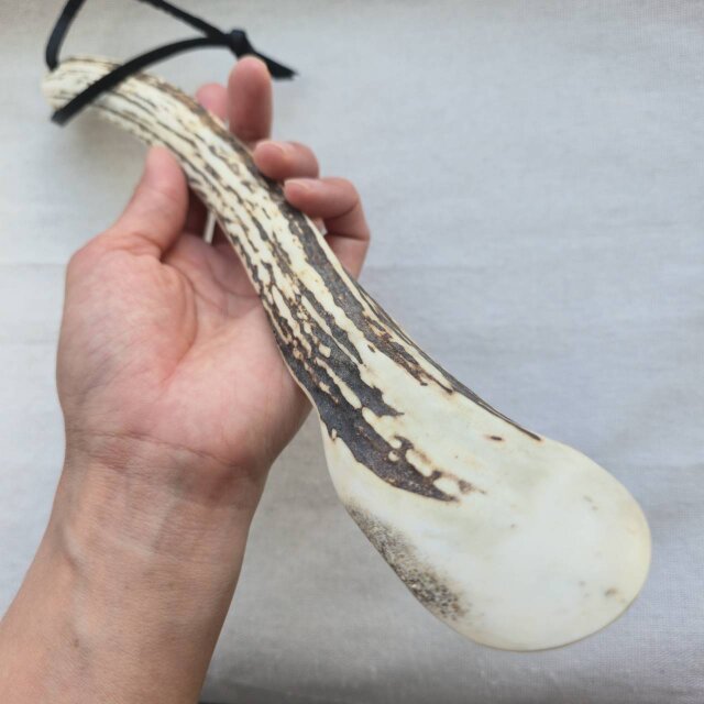鹿の角の靴べら | iichi 日々の暮らしを心地よくするハンドメイドや