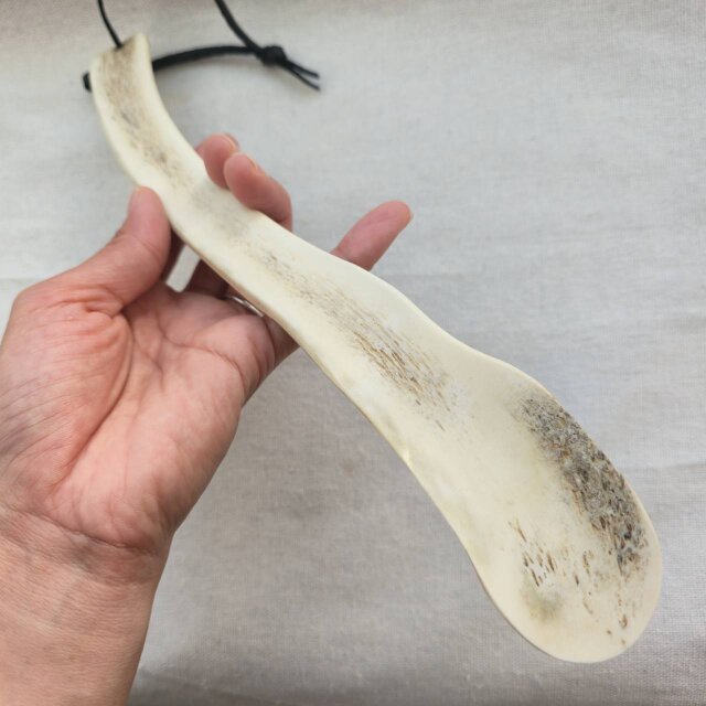 鹿の角の靴べら | iichi 日々の暮らしを心地よくするハンドメイドや