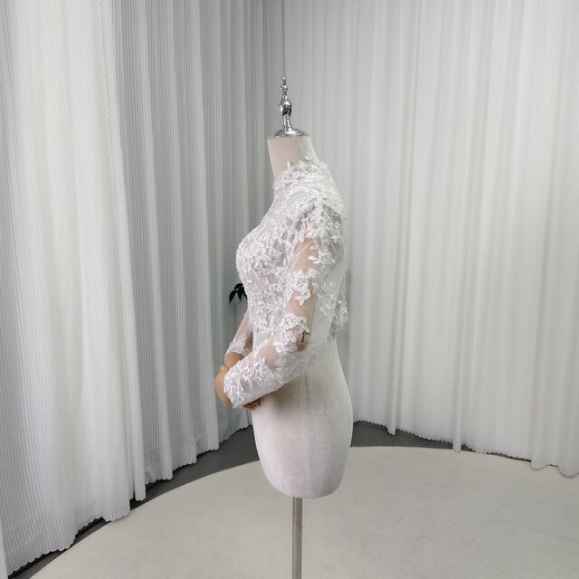 上品！ボレロ ロングスリーブ 魅惑の花レース くるみボタン