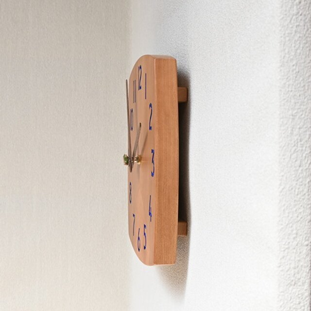 ヤマメ｜木製掛け時計｜24cm×24cm｜静音｜一点もの【2611】 | iichi