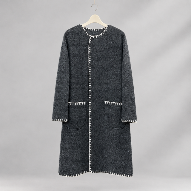 手刺繍メッセージ入り ロングコート｜チャコールグレー × アイボリー