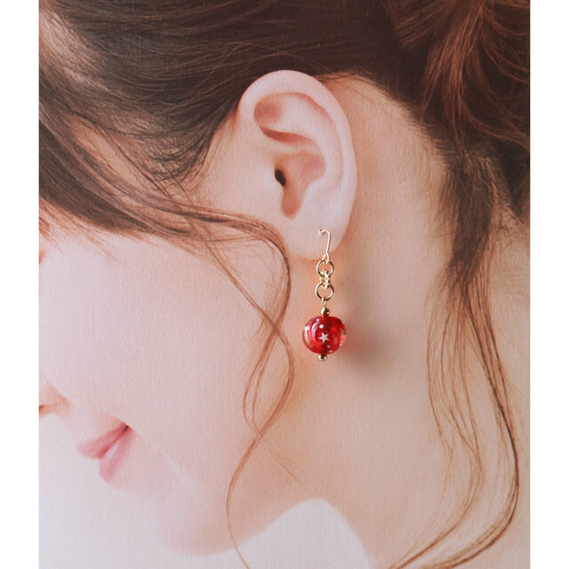 星あかりのガラスピアス】星のとんぼ玉ピアス | iichi 日々の暮らしを