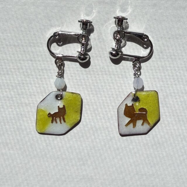 銀線イヤリング 柴犬 | iichi 日々の暮らしを心地よくするハンドメイド