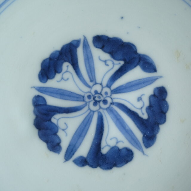 伊万里◇成化年製 花文染付七寸中皿 古美術 骨董/antiques 古民家 工芸