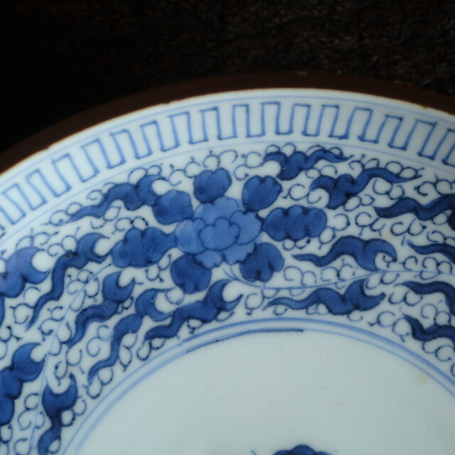 伊万里◇成化年製 花文染付七寸中皿 古美術 骨董/antiques 古民家 工芸