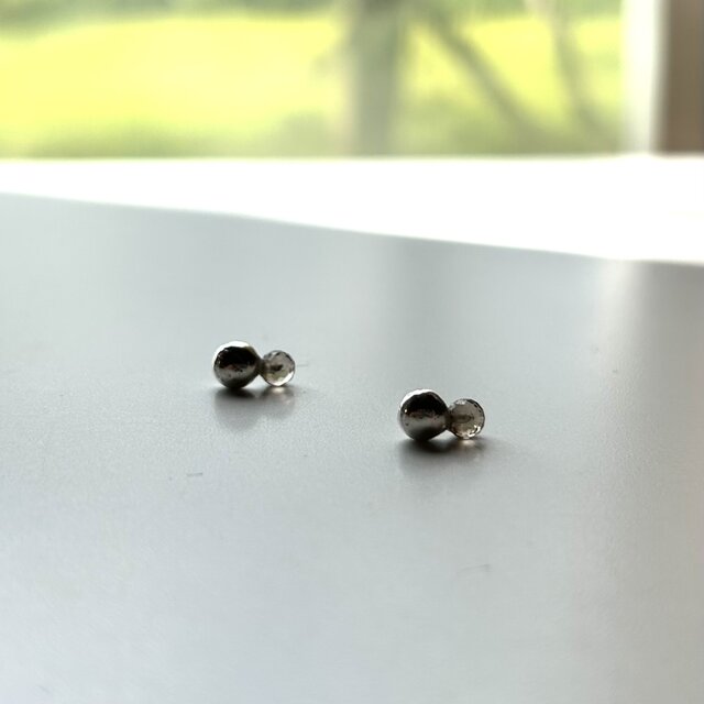 ◯と◯ スタッドピアス スモーキークォーツ | iichi 日々の暮らしを