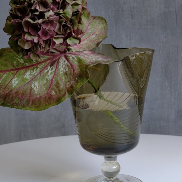 【gloce. vintage 花瓶】 Goblet Shaped Glass Vase / ヴィンテージ / ガラス花瓶 / スモーク