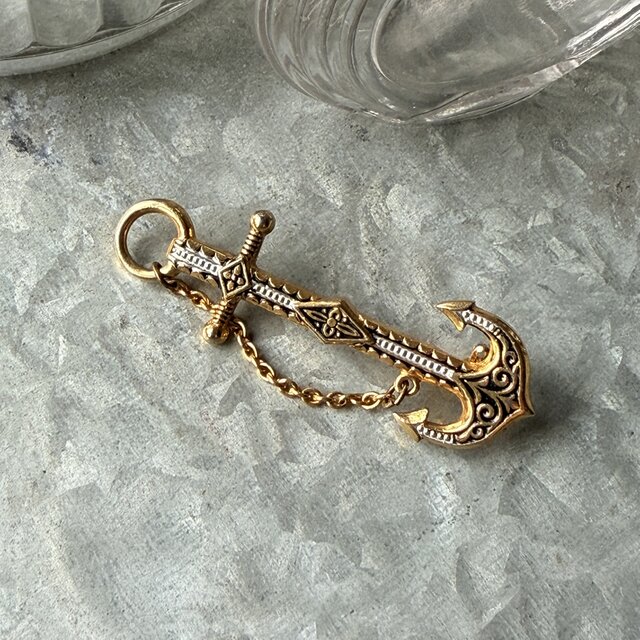 SC151-ヴィンテージブローチ U.S.A. 1950-60's Gold Tone 