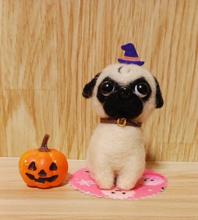 羊毛フェルト パグ ハロウィン ミニチュア | iichi 日々の暮らしを