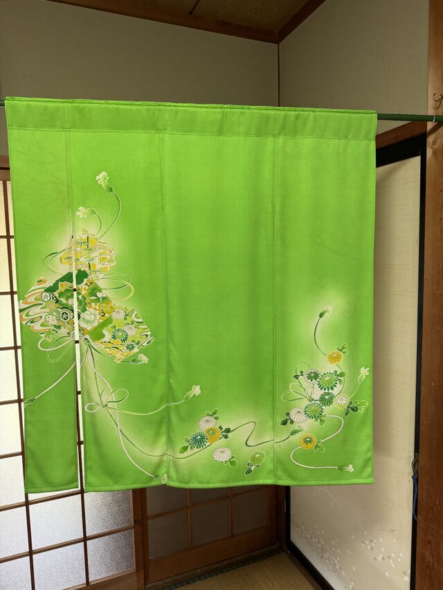 着物素材リメイク暖簾のれん、ゴージャスな絵柄模様！ 着物リメイク暖簾素敵な柄デザイン横幅〜90-丈〜97 | iichi 日々の