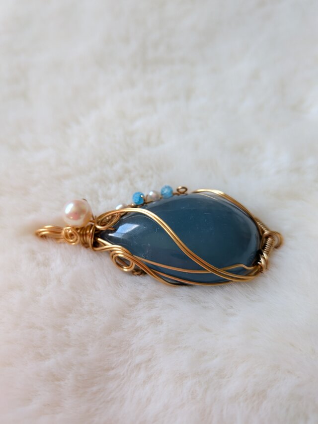 ☆OPEN記念特別価格☆【一点物】深海の雫 57.40ct 天然ディープアクア