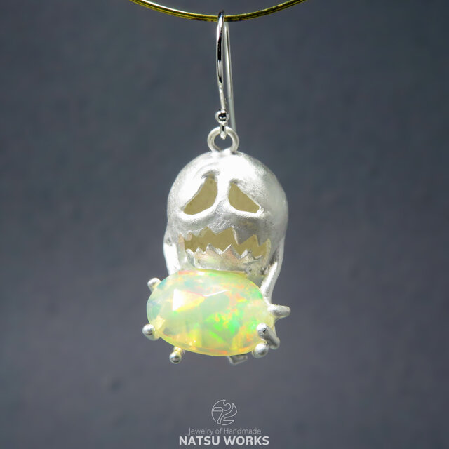 おばけのピアス / Gem & Ghost Charm 2026ハロウィン オパール | iichi